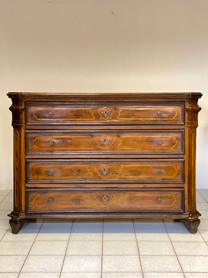 Lombard walnut chest of drawers. Milan 17th century