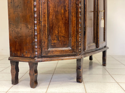 Credenza scantonata veneta .verona metà XVIII secolo