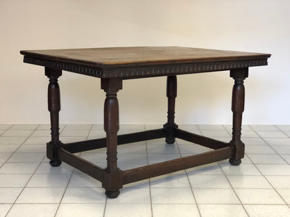 Walnut reel table. Central Italy 16th century
