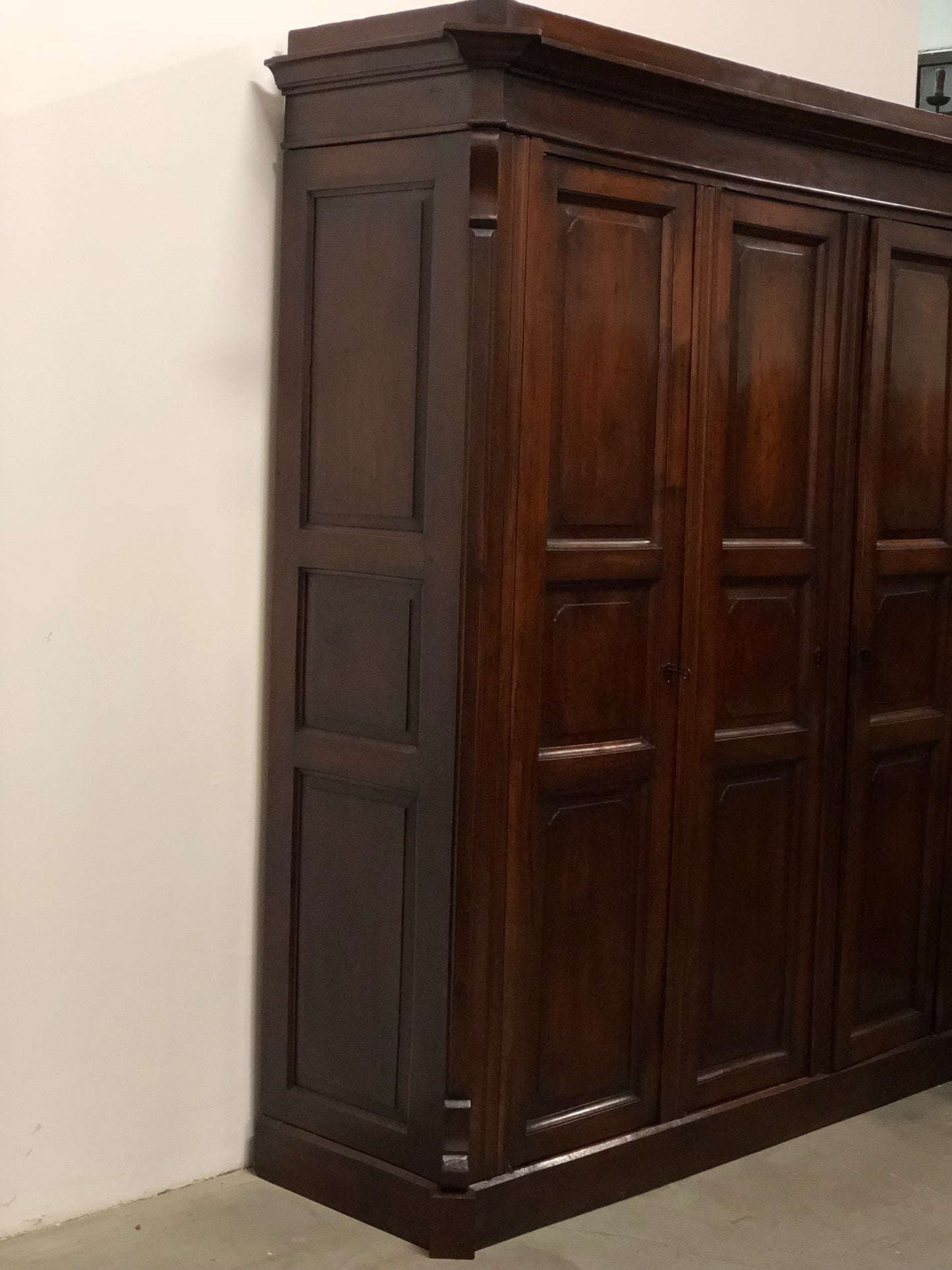 Lombard Carlo X wardrobe three doors walnut
