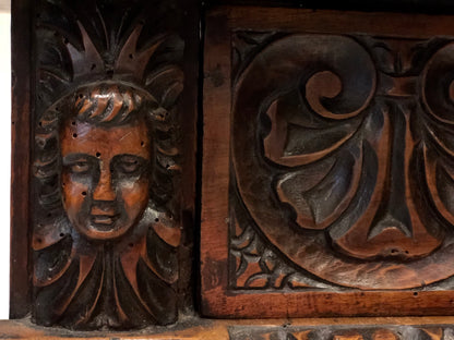 Carved walnut kneeler. Bergamo 16th century