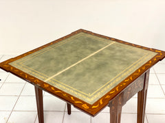 Tavolino olandese da gioco intarsiato . Fine XVIII secolo