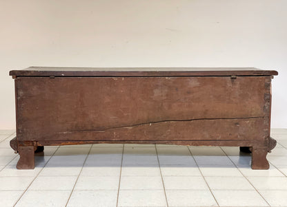 Lombard chest with coat of arms, early 17th century