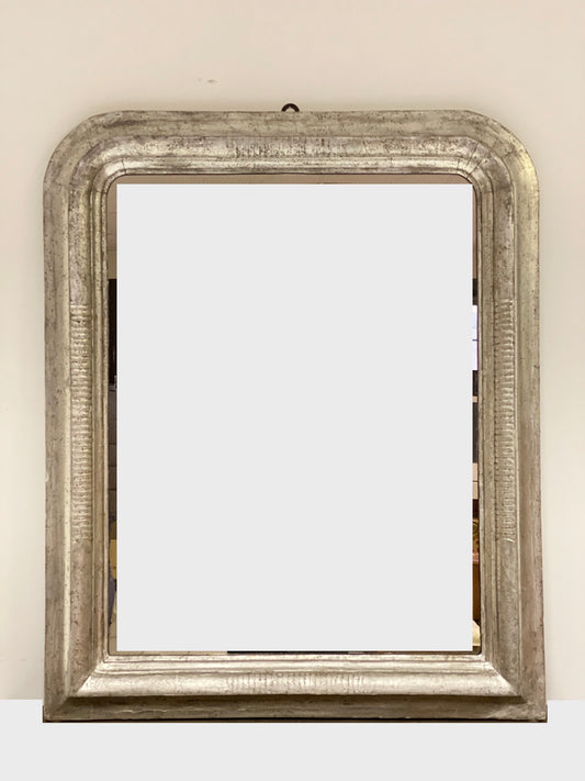 Specchiera carlo X lombarda foglia argento . XIX secolo . Restaurata