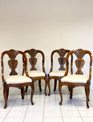 Quattro sedie poltronicine a gondola in noce inizio XIX secolo . Restaurate
