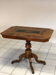Tavolino di Rolo intarsiato . XIX secolo