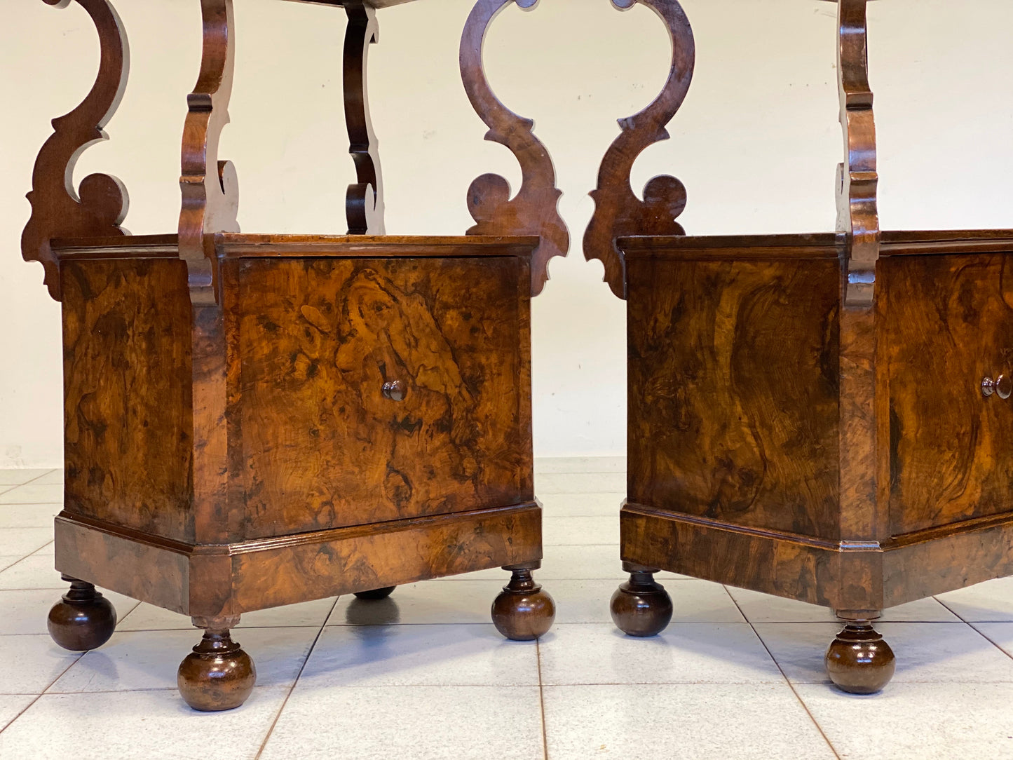 Pair of Lombardi Carlo X rooted centerpiece nightstands