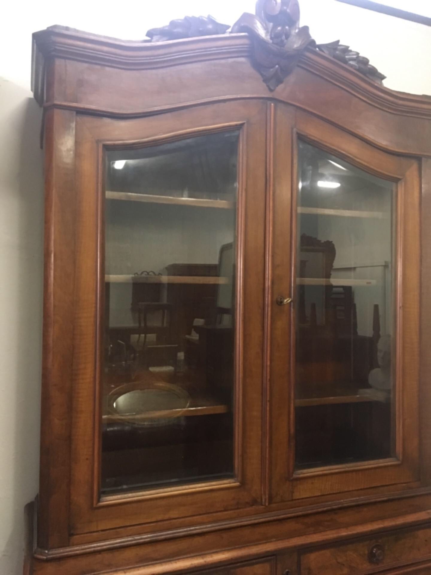 Credenza vetrina libreria Luigi Filippo in noce massello