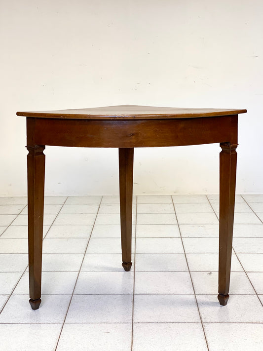 Corner console in walnut. Louis XVI