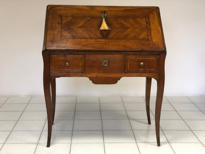 Walnut desk 18th century