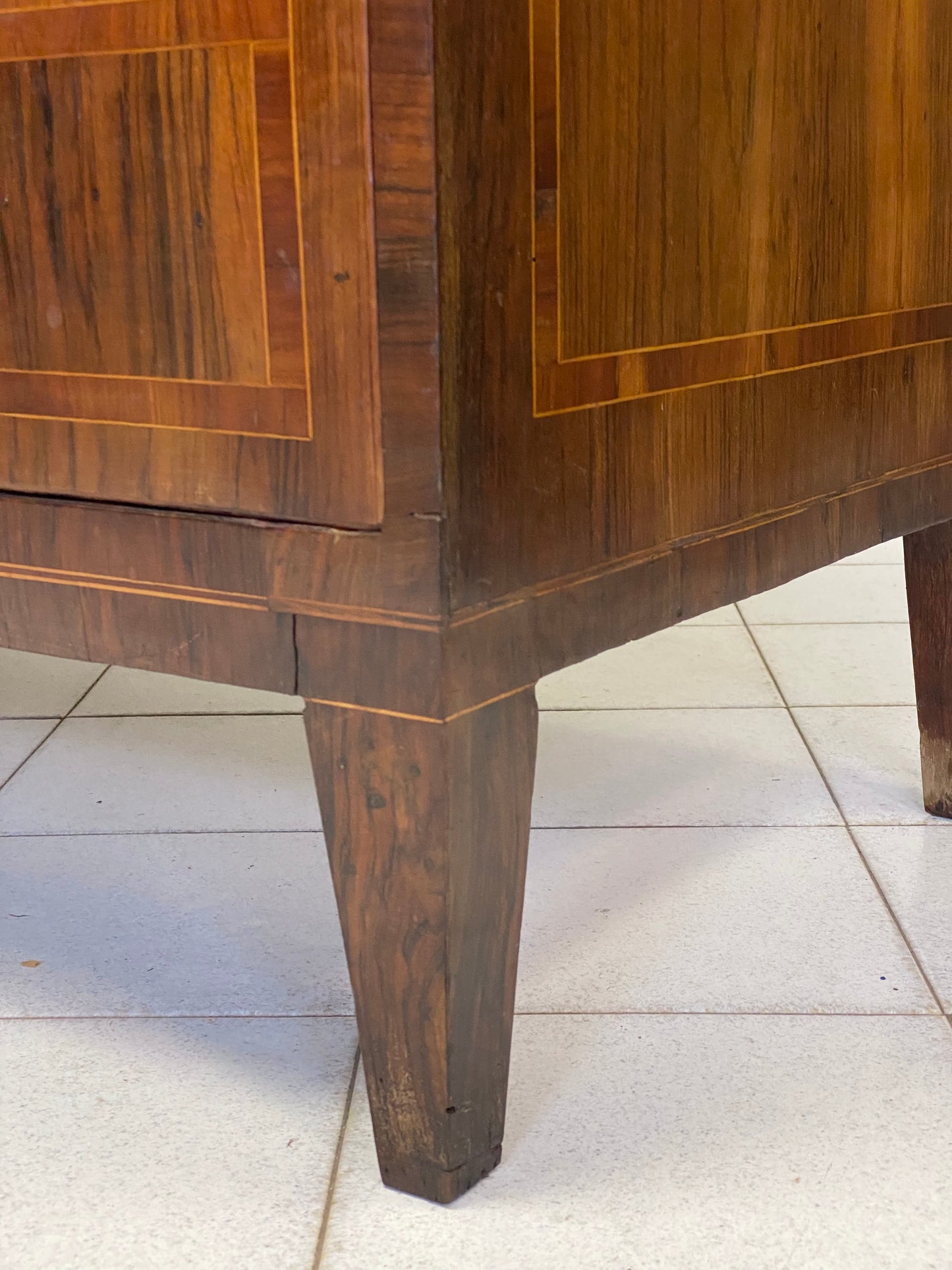 Louis XVI chest of drawers. Emilia Modena late 18th century