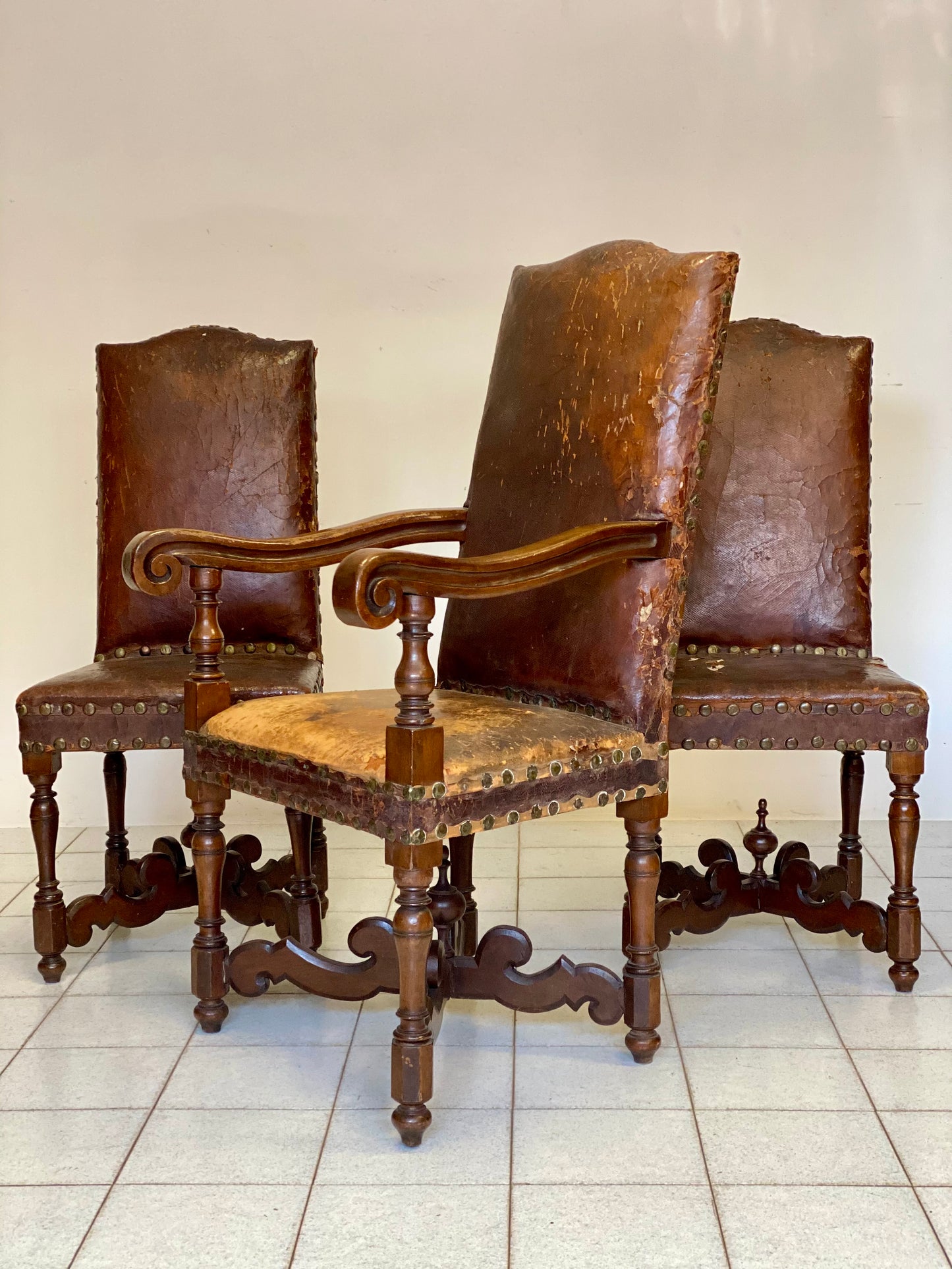 Louis XIV Triptych. Throne with pair of armchairs. Lombardy 17th century