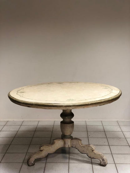 Tavolo rotondo laccato lombardo