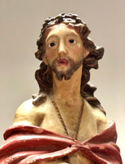 Cristo in piedi ligneo policromo occhi di vetro . Inizio XVIII secolo