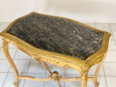 Consolle da centro intagliata e dorata . XIX secolo
