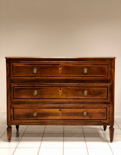 Cassettone lombardo Luigi XVI intarsiato
