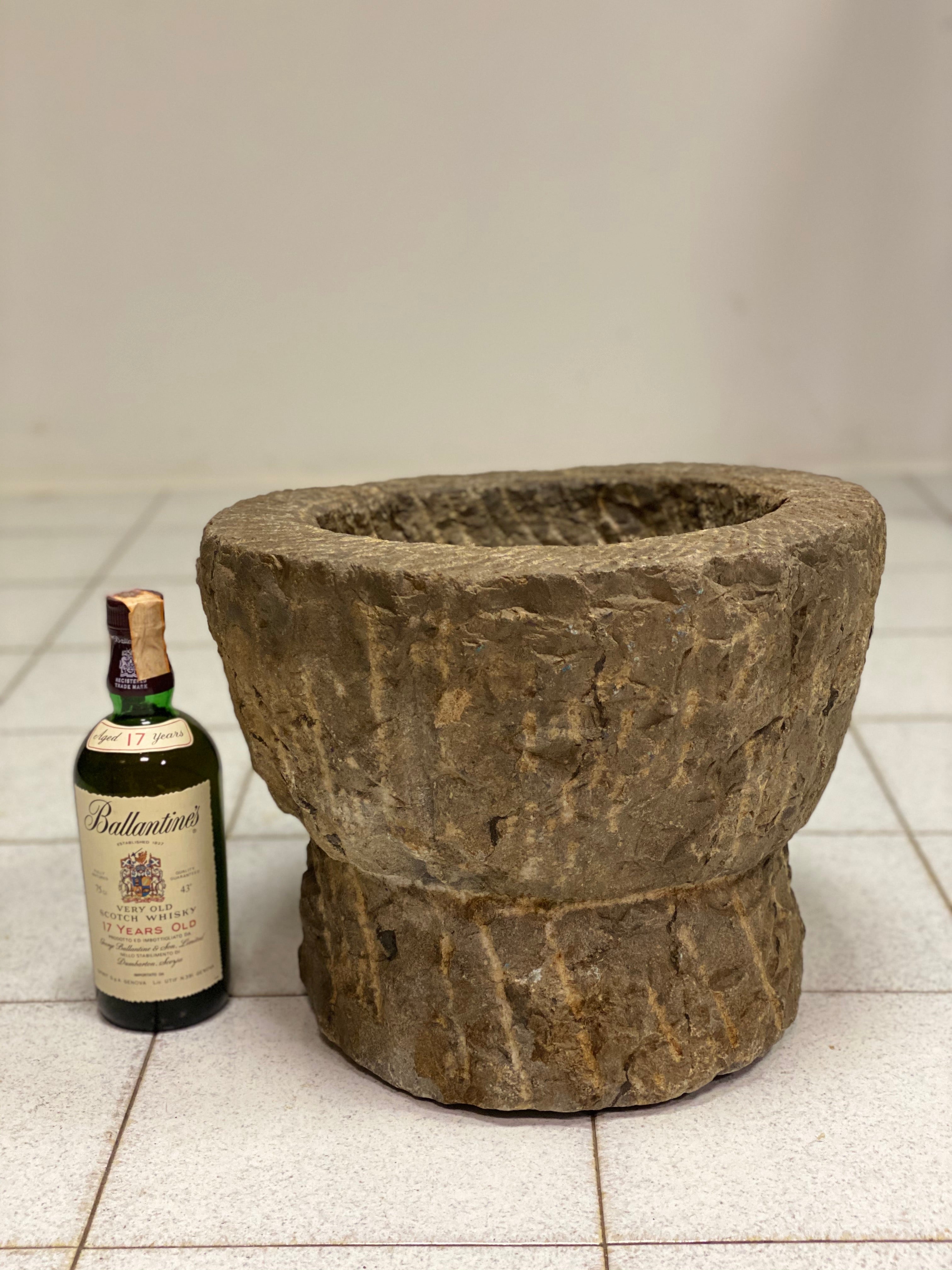 Vaso mortaio pietra granito XIX secolo