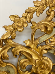 Specchiera lignea intagliata laccata dorata . Firenze fine XVIII secolo