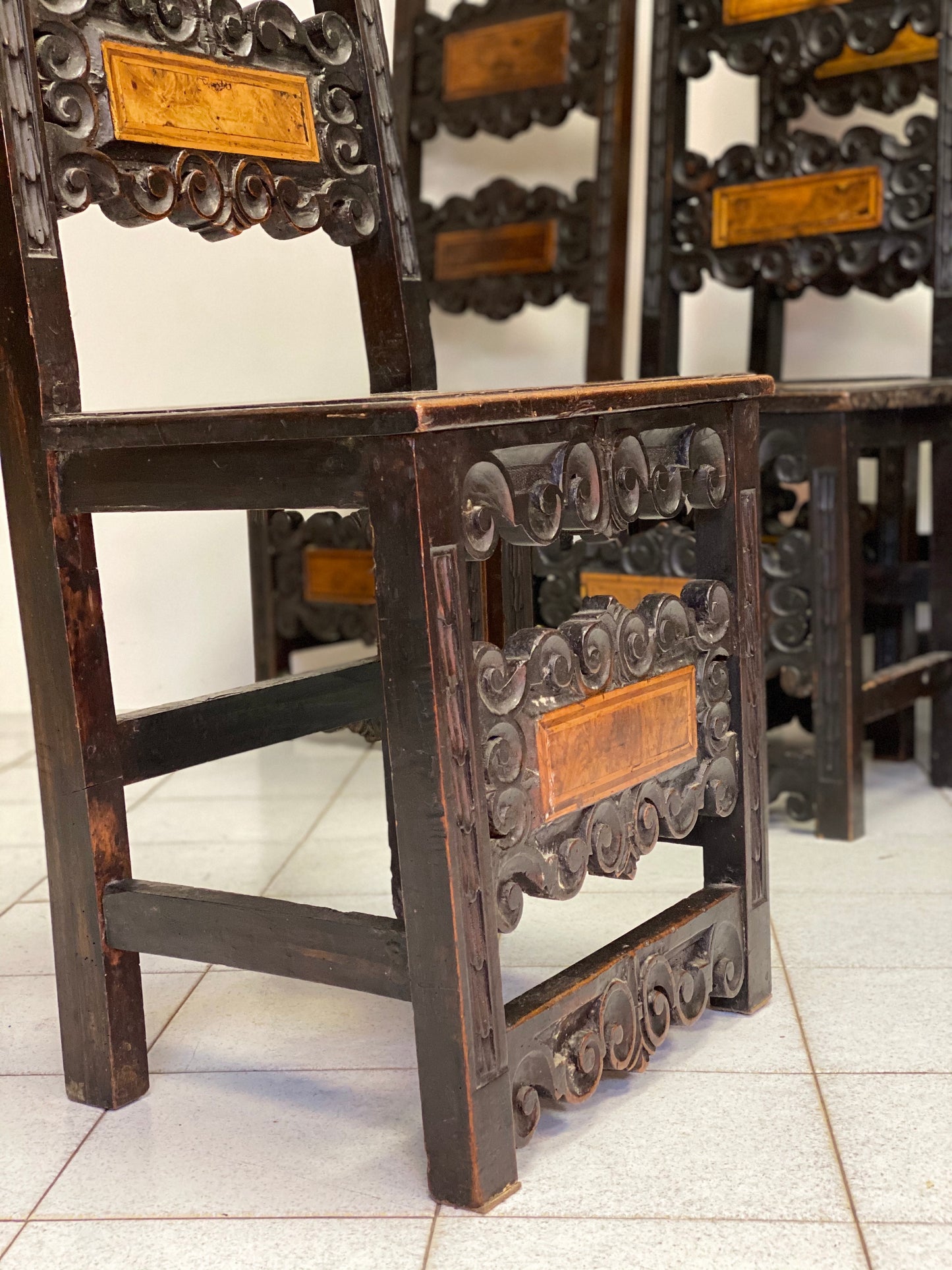 Group of six Lombard chairs in walnut. Early 17th century
