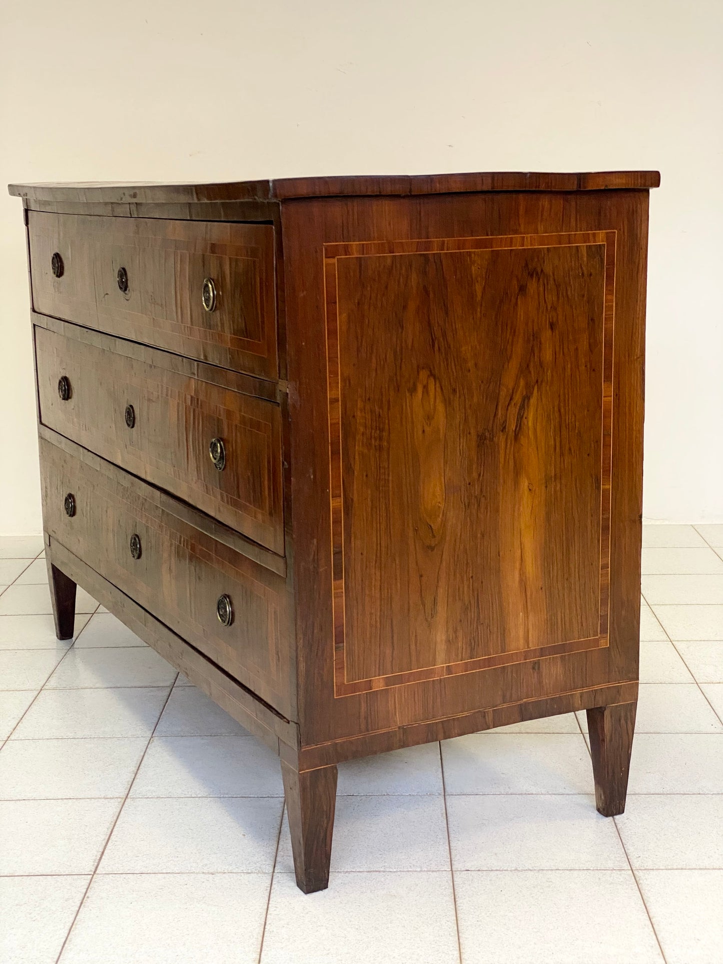 Louis XVI chest of drawers. Emilia Modena late 18th century