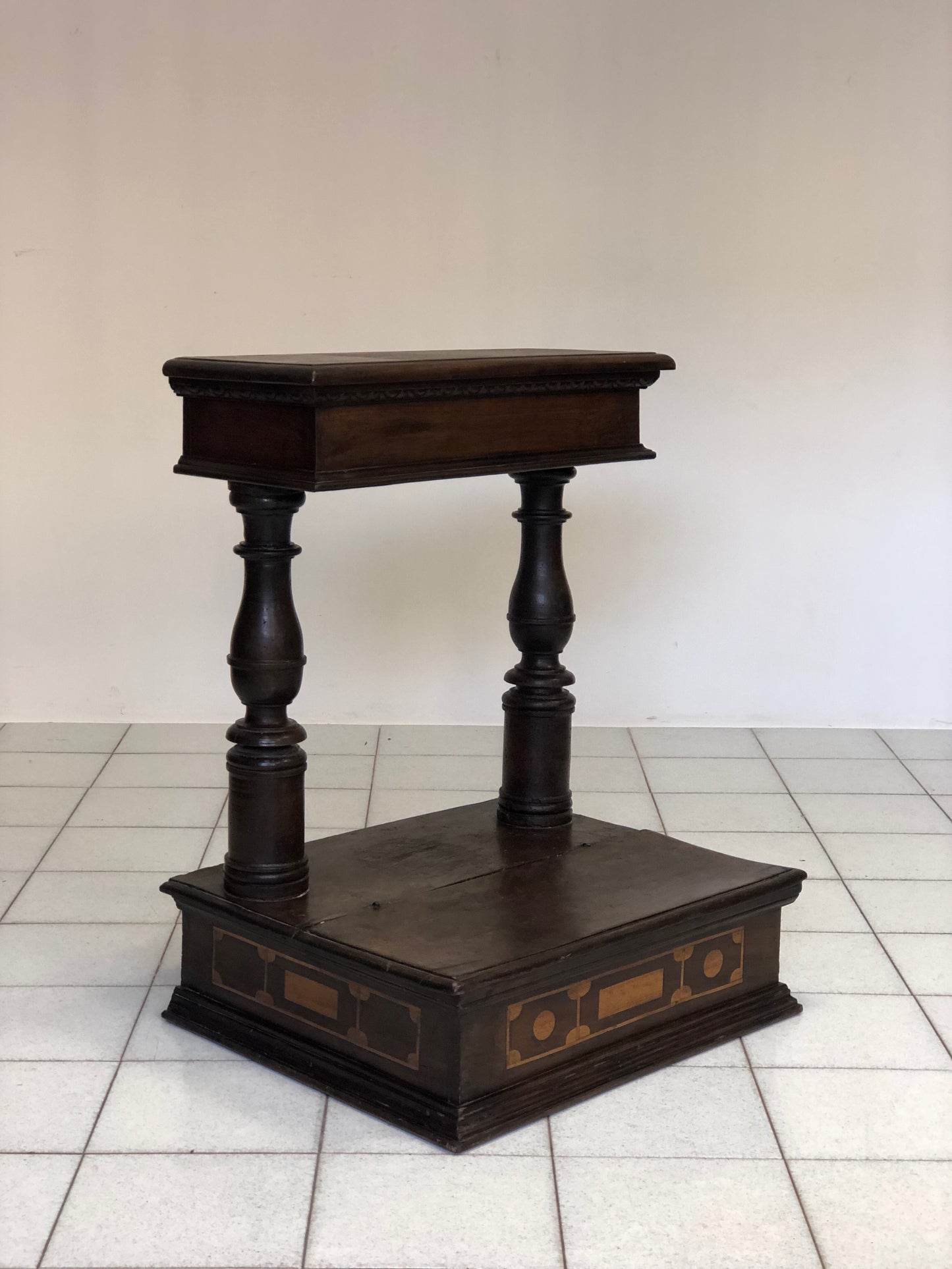 Louis XIV Balustrade Kneeler Emilia Ferrara