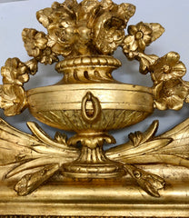Specchiera in legno intagliato dorato . XIX secolo