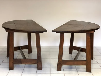 Tavolo in noce circolare scomponibile. Luigi XIV lombardo . XVII secolo