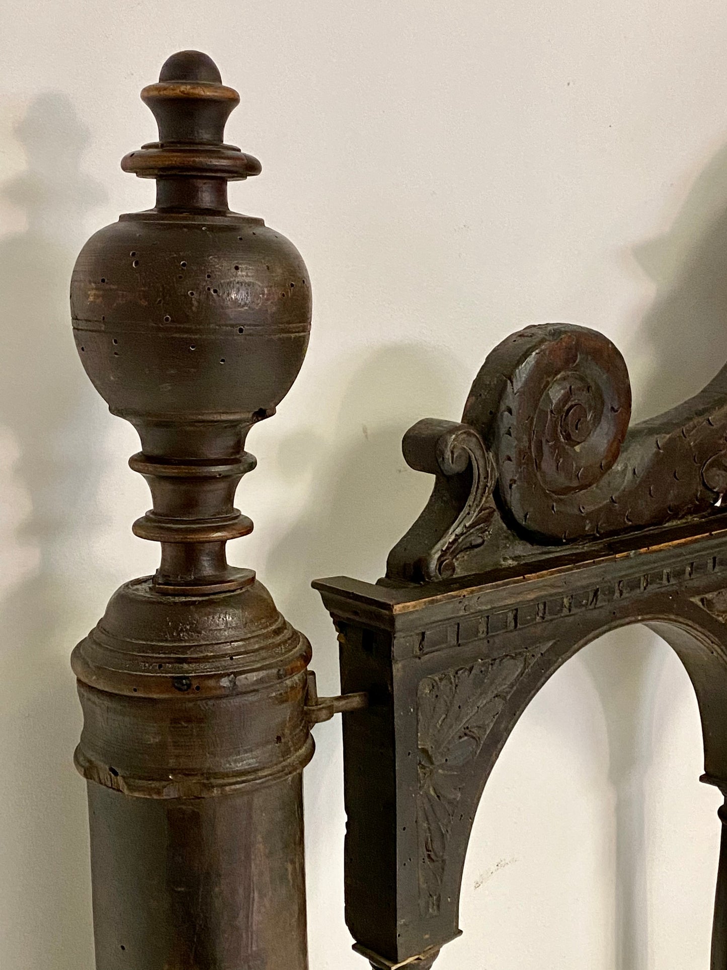 Double walnut bed. 17th century