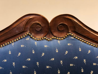 Lombard boat-shaped sofa in walnut