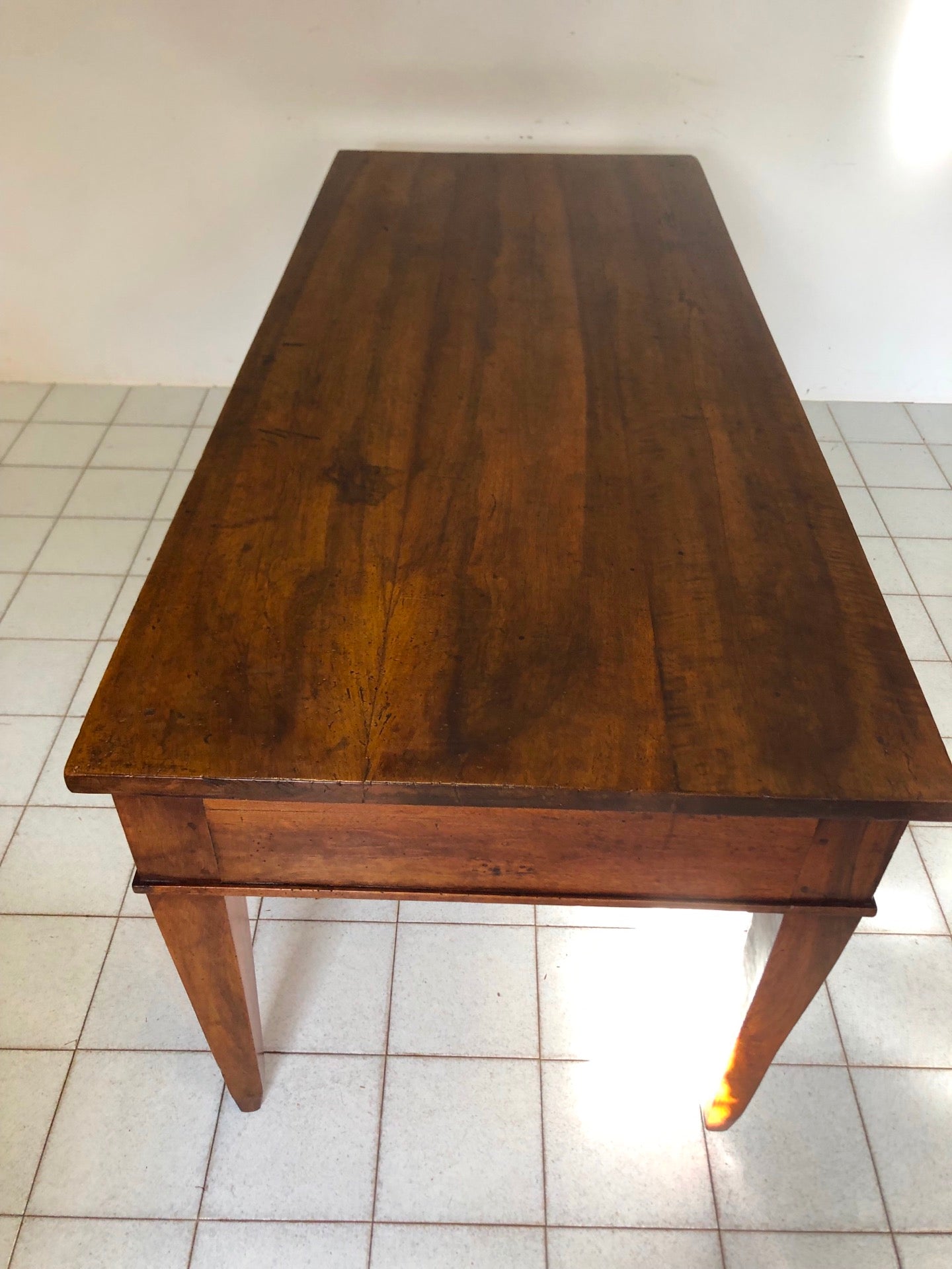 Louis XVI walnut table. Emilia late 18th century