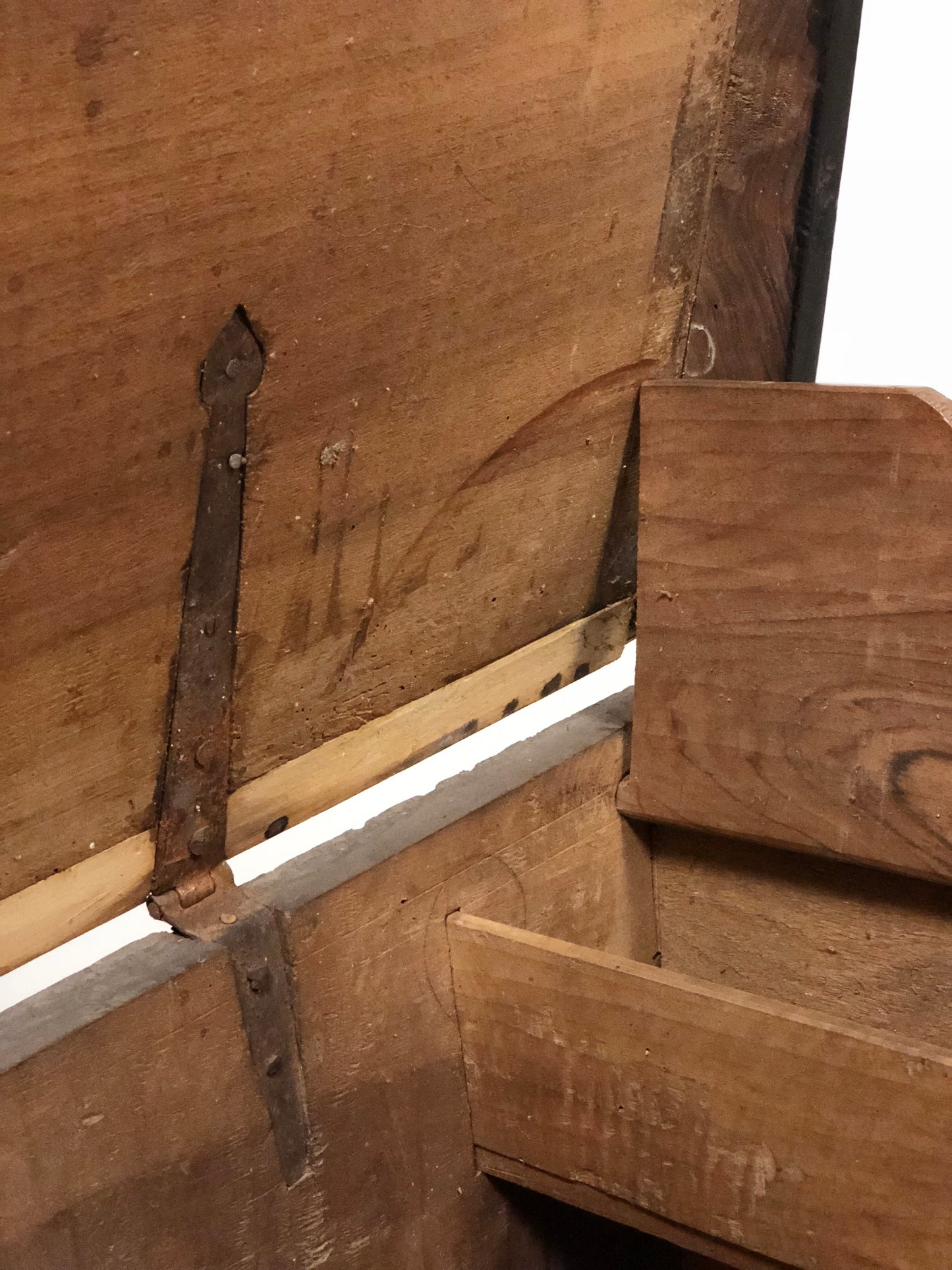 Cassapanca lombarda intagliata Bergamo XVI secolo