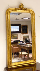 Specchiera legno intagliato dorato . Metà XIX secolo