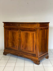 Credenza in noce metà XIX secolo .