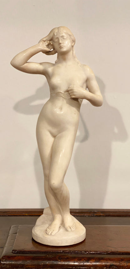 Venus bathing in Carrara marble. 19th century