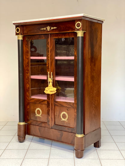 Empire display cabinet in mahogany feather. 19th century