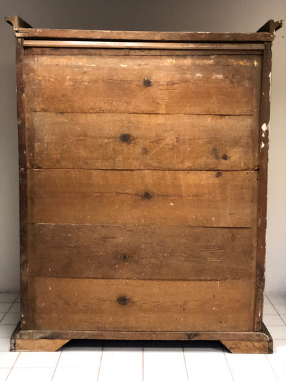 Walnut wardrobe with cloverleaf. Genoa 17th century