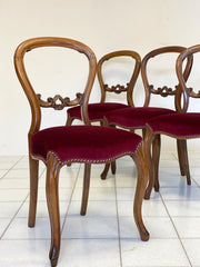 Gruppo di quattro sedie lombarde noce ( restaurate )
