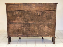 Credenza scantonata veneta .verona metà XVIII secolo