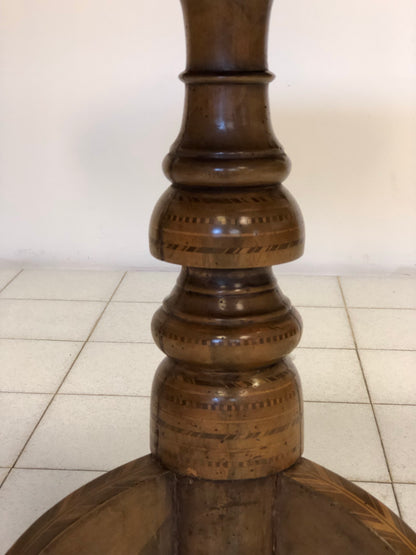 Tavolino di Rolo intarsiato con cassetto . Diametro 71 cm
