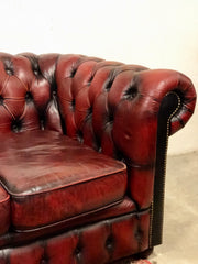 Divano chesterfield cuoio tre posti . Inghilterra anni 70