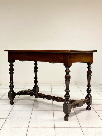Walnut reel table. Emilia, early 18th century