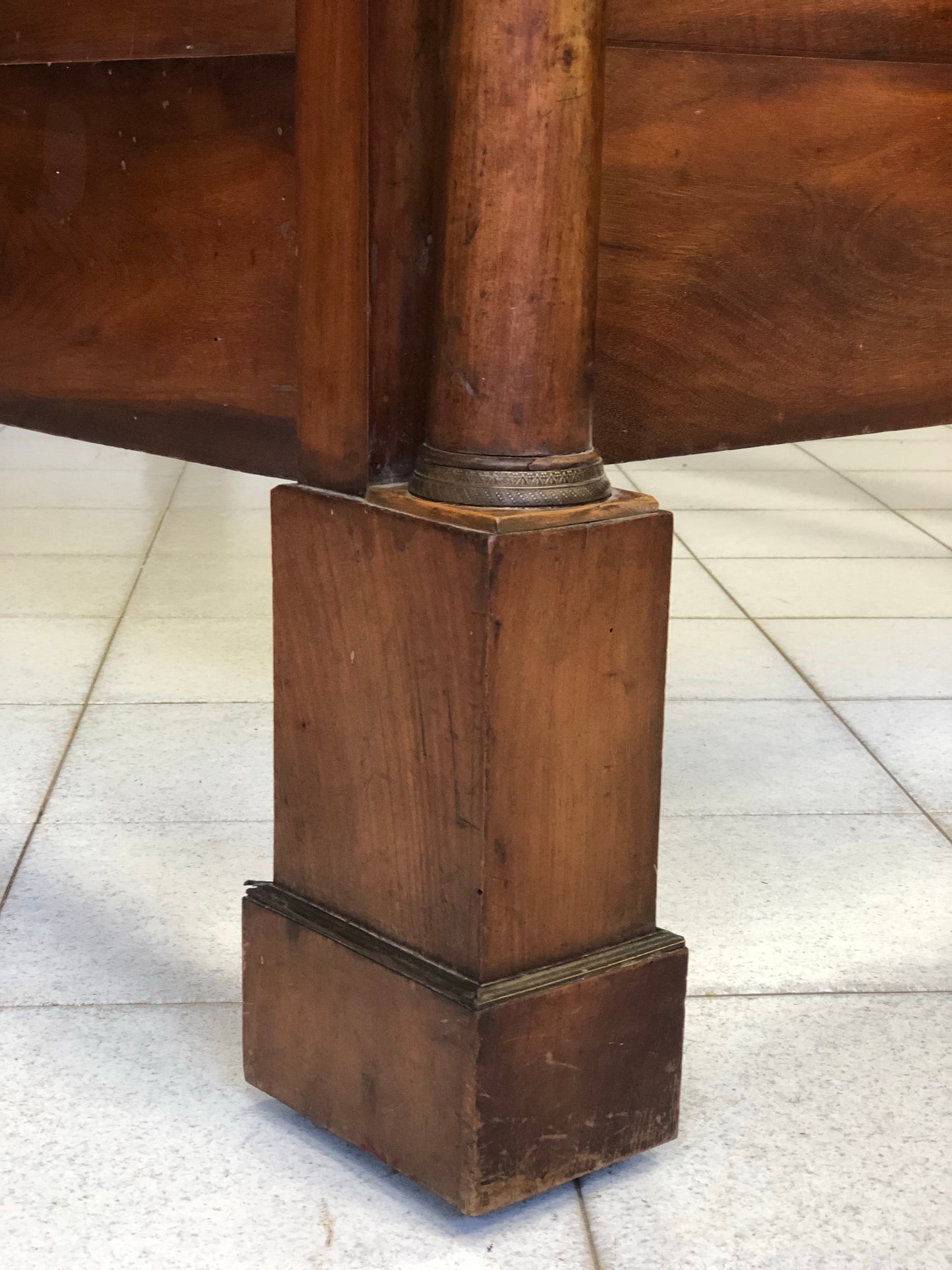 Lombard Empire three-quarter walnut bed. First half of the 19th century