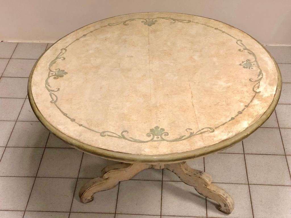 Tavolo rotondo laccato lombardo