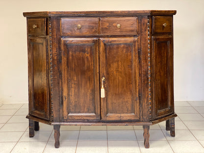 Credenza scantonata veneta .verona metà XVIII secolo