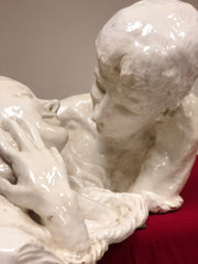 Scultura in maiolica dipinta . Coppia di innamorati XIX secolo