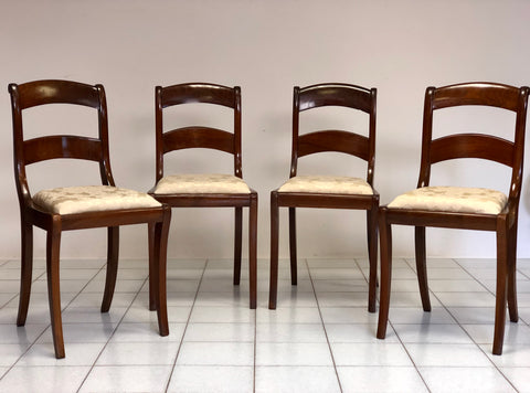 Gruppo di quattro sedie in noce emiliane Carlo X .