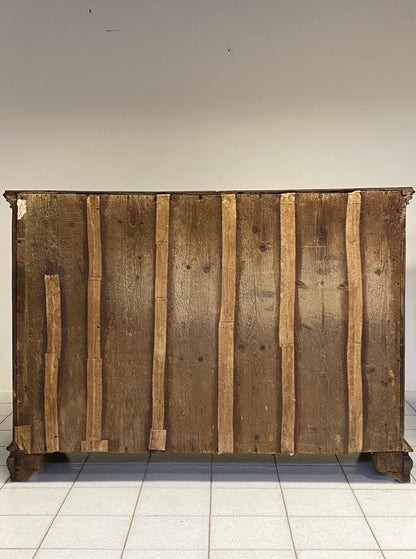 Lombard walnut chest of drawers. Milan 17th century
