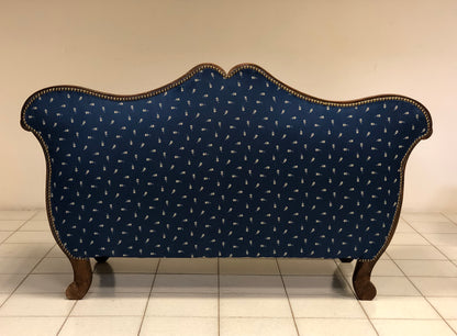 Lombard boat-shaped sofa in walnut