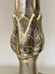 Coppia di candelieri Luigi XV legno foglia argento . XVIII secolo