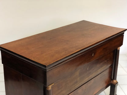Empire chest of drawers in walnut. Milan